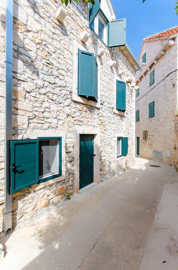 Sandra In The Historical Center Of The Apartman Supetar